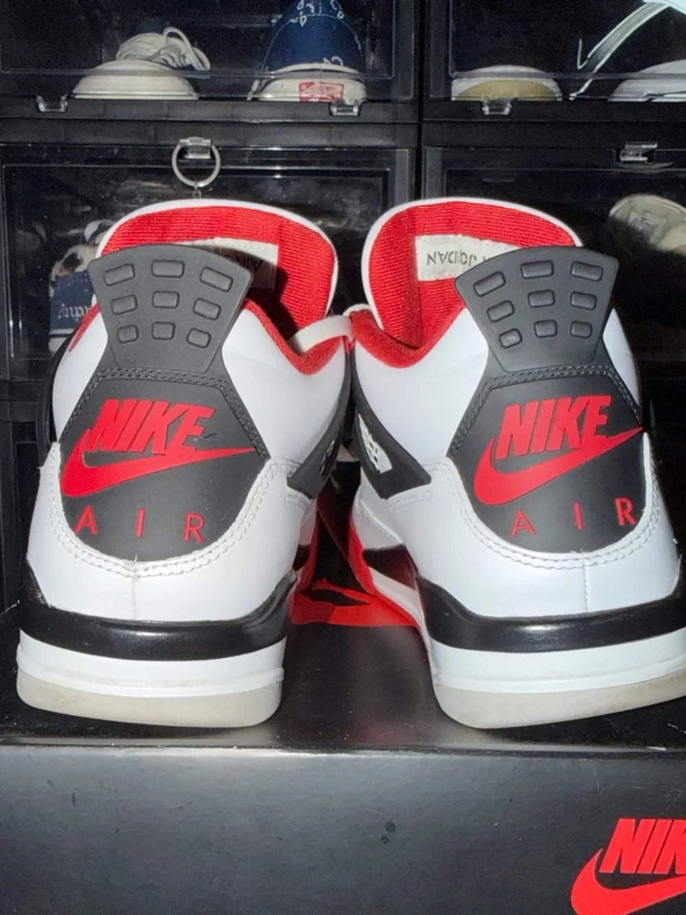 Jordan 4 fire red 2020